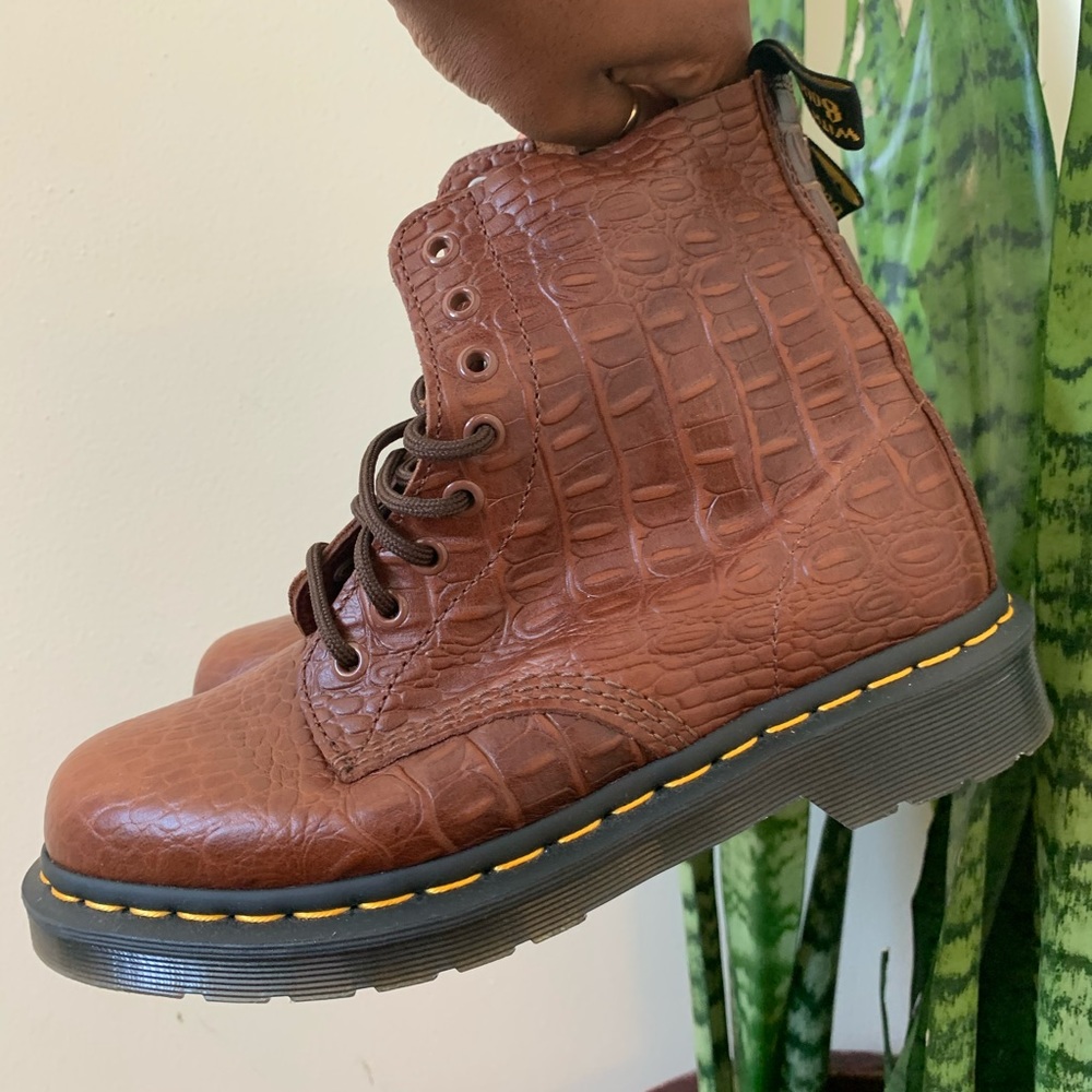 Dr Martens Pascal Croc Brown